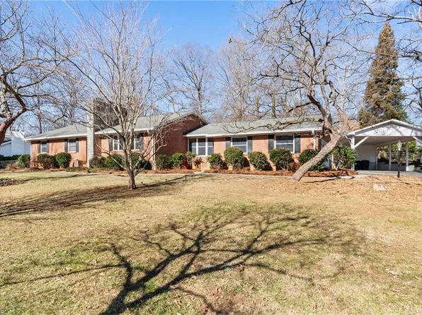 125 Marian Ln, Winston Salem, NC 27104