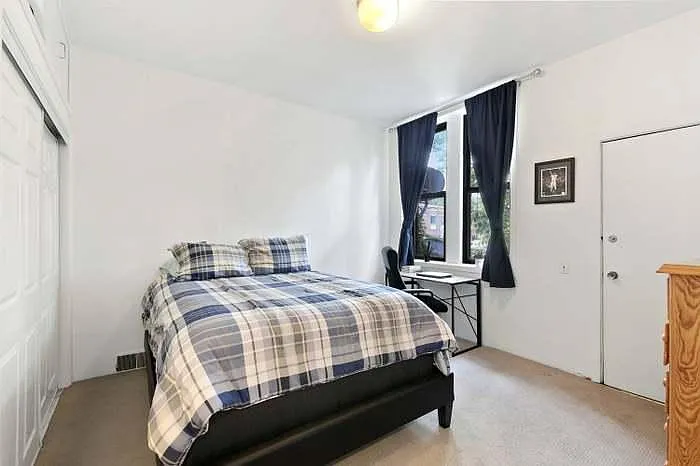 2434 N Burling St #1 — Photo 8