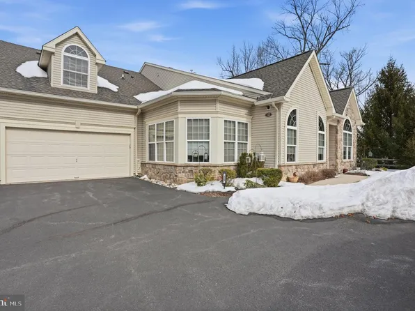 173 Villa Dr #100, Warminster, PA 18974