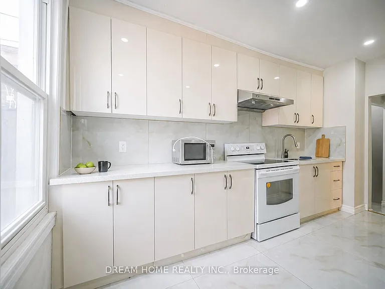 29 Glasgow St #1 — Photo 3