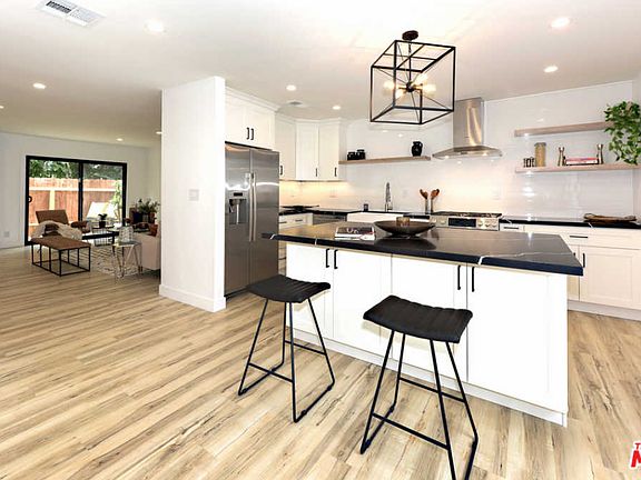 3rd image of 4339 N Radford Ave #4