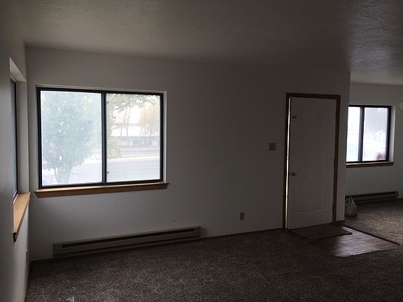 3rd image of 2004 Elko Ave