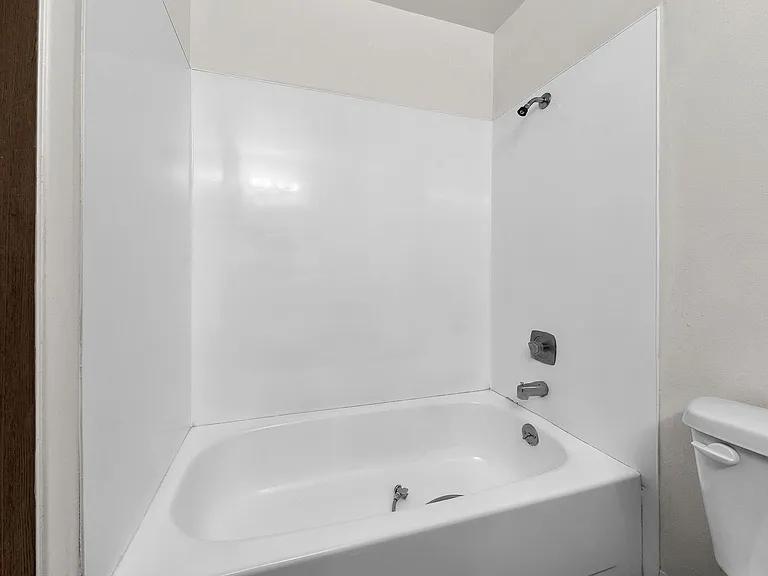 Roosevelt Apartments — Photo 41