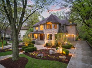 20 Maple Ln, Naperville, IL 60540