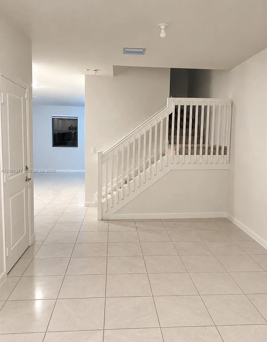 Silver Palm Residential H — Photo 2