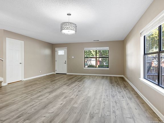 5th image of 12926 Maple Park