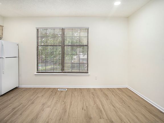 2nd image of 1715 SW Parkridge Dr #Townhouse