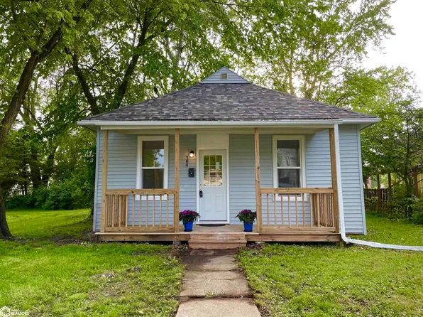 704 N 5th St, Fairfield, IA 52556