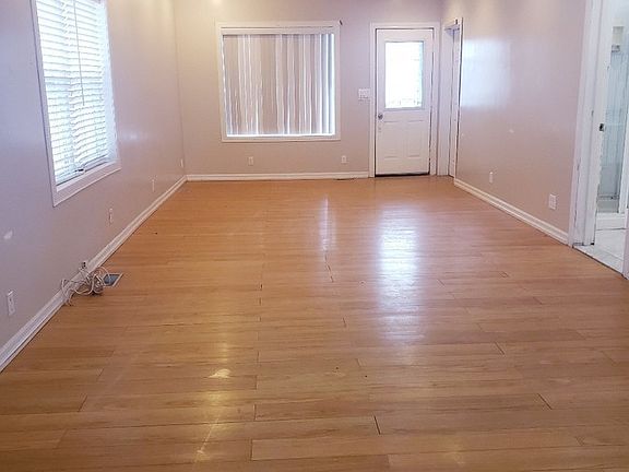 3rd image of 842 Janette Ave