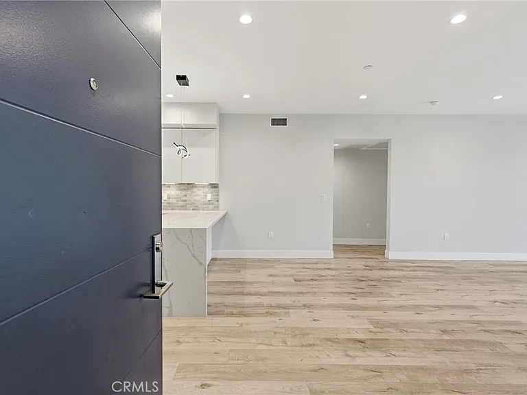 5820 La Mirada Ave #402 — Photo 29