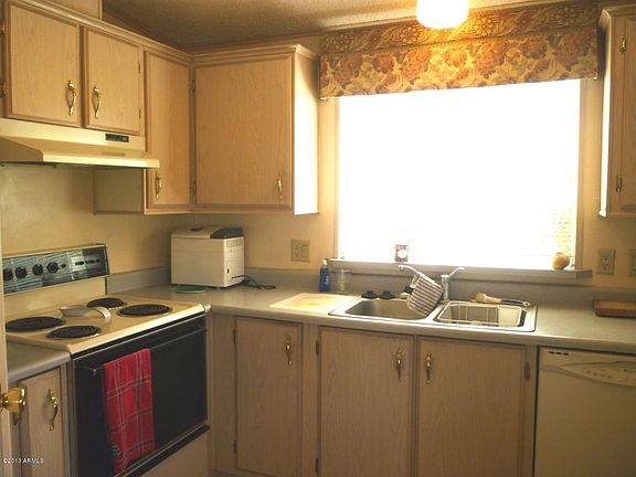4th image of 1727 E Augusta Ave