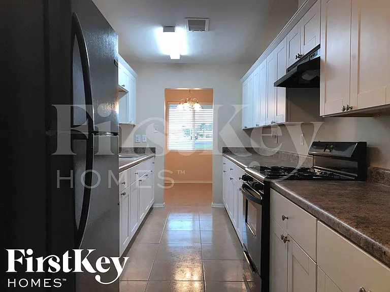 3625 W San Juan Ave — Photo 5