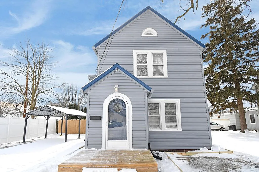 423 Erie St photo 1