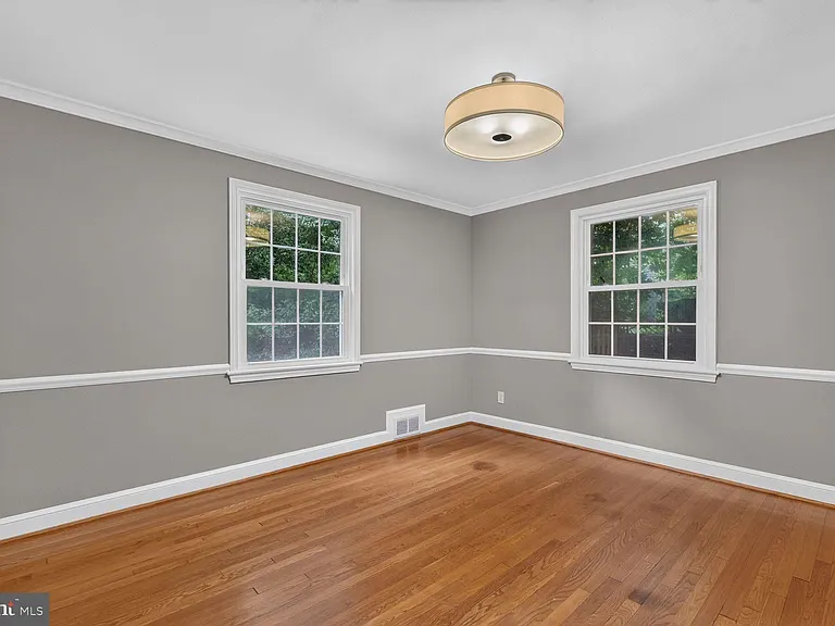 7215 Rollingwood Dr — Photo 7