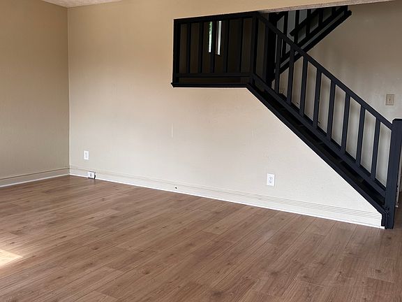 3rd image of 7195 Anne Ct
