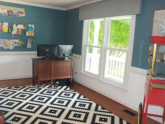 5th image of 200 Heath Pl