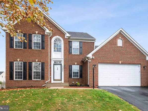 11005 Suffolk Dr, Hagerstown, MD 21742