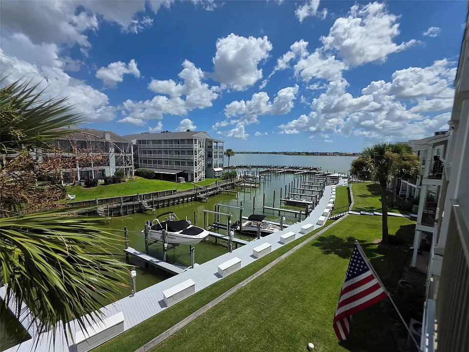 311 Yacht Club Ln #311