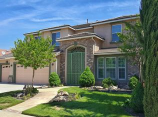 1073 Coventry Ave, Clovis, CA 93611