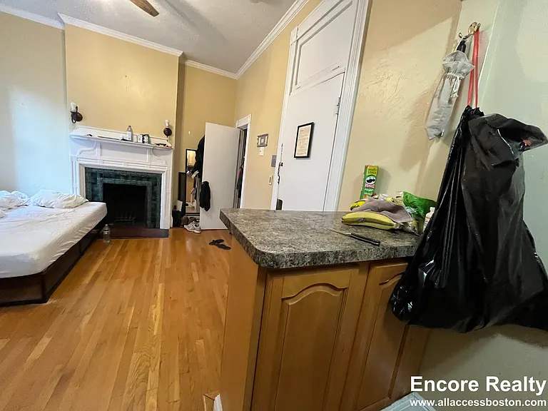 48 Hereford St #2A — Photo 11