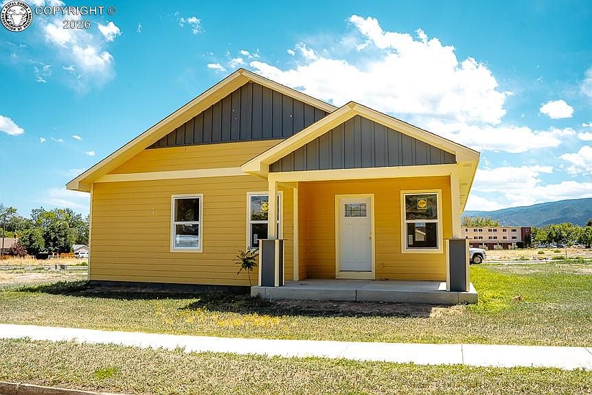 1st image of 614 Floral Ave