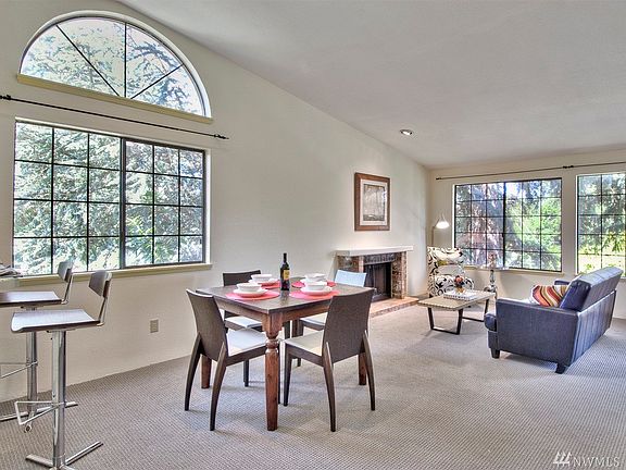 4th image of 907 N 163rd St APT 33