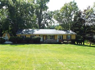 438 Meadowview Dr, Northfield, OH 44067