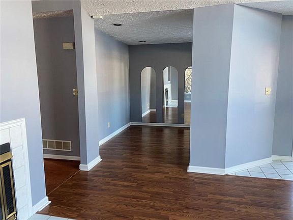 5th image of 9553 Drakeford Dr