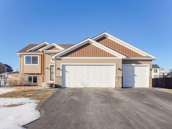 906 Mulberry Ave NE, Montgomery, MN 56069