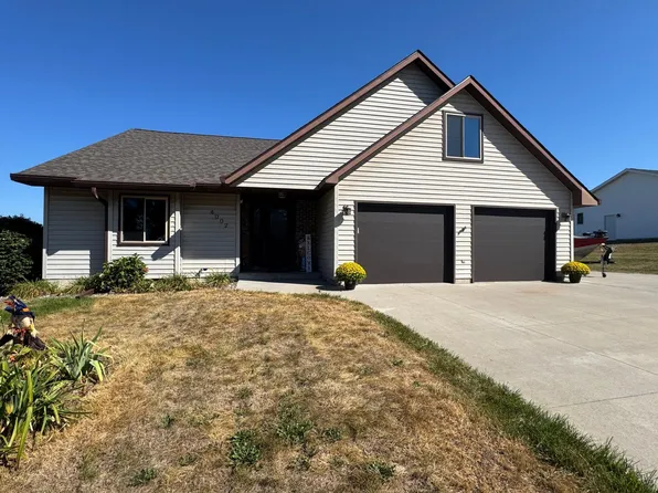 4002 Oak Knoll Dr, Eau Claire, WI 54701