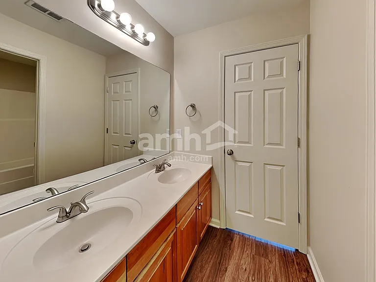 1009 Hickory Bark Ct — Photo 24