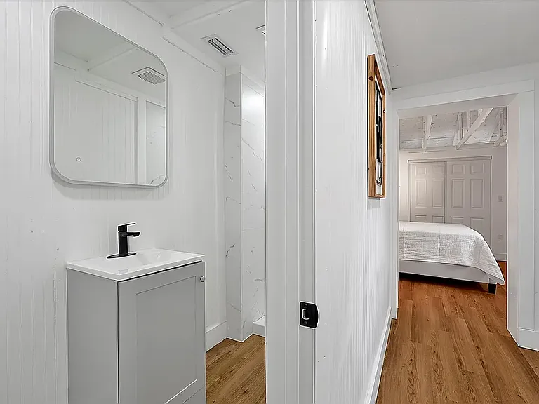 1711 White Ave #R — Photo 8