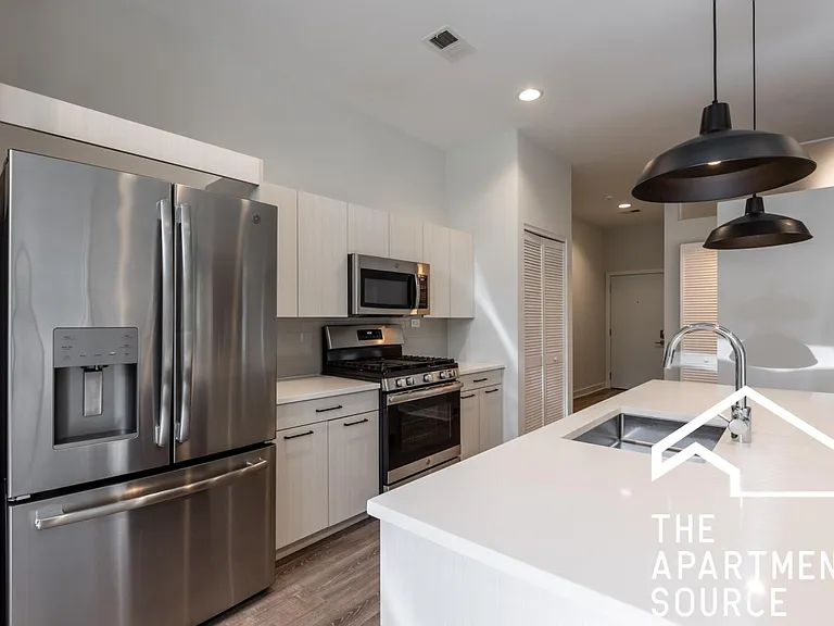 2247 W Lawrence Ave #G2 — Photo 19