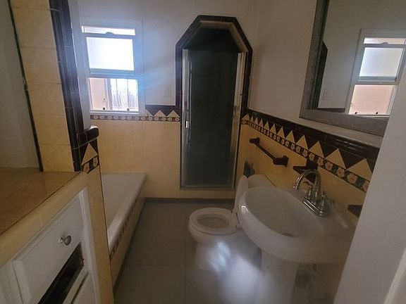 5th image of 4168 Garthwaite Ave