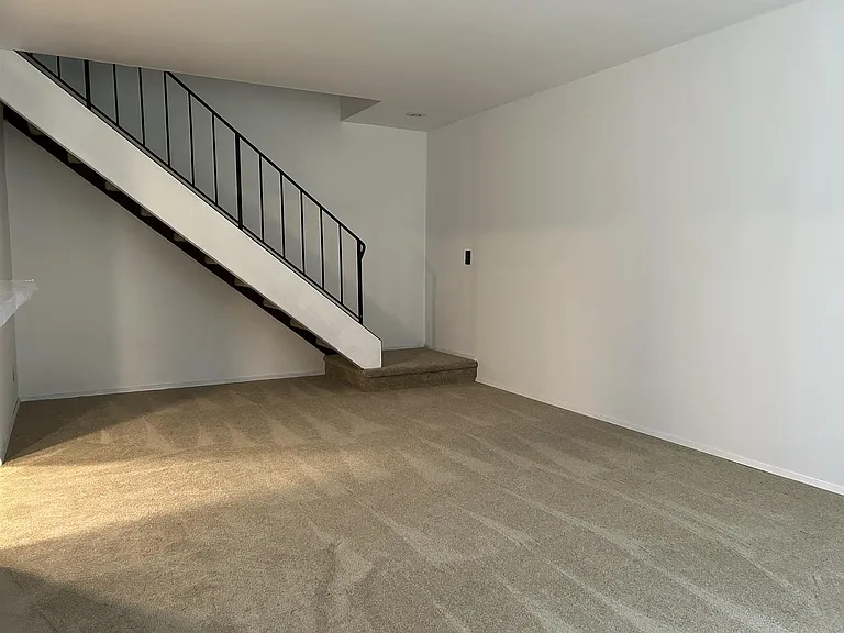 237 E Woodhill Ave #1 — Photo 9