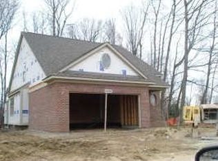 13701 Ridgepoint Dr, Sterling Heights, MI 48313