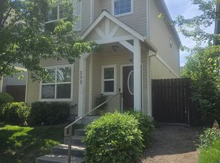 233 Wintersage Cir, Talent, OR 97540