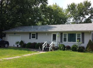 311 W Jackson Ave, Farina, IL 62838