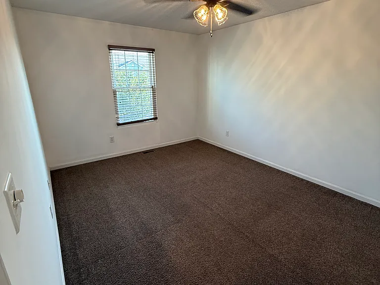 2413 Shadow Bend Dr — Photo 20