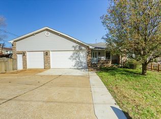 814 Country Haven Dr, Imperial, MO 63052