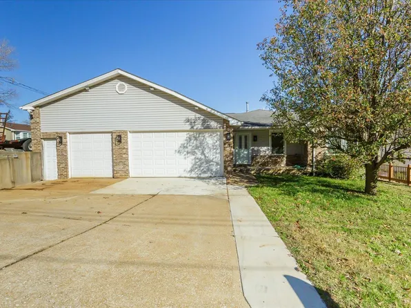 814 Country Haven Dr, Imperial, MO 63052