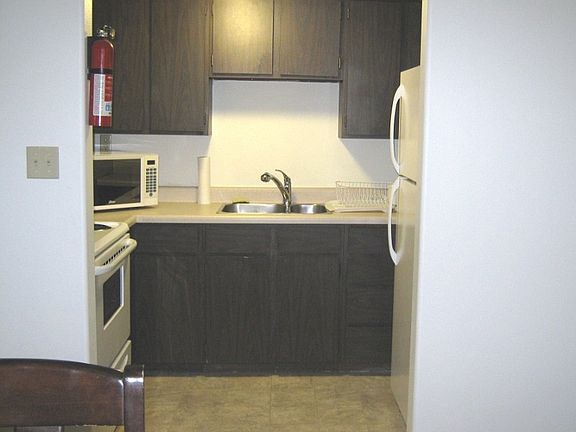 3rd image of 1300 N Yorktown Dr Suite M1