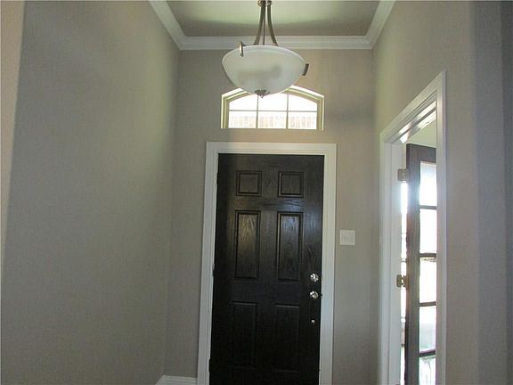 2nd image of 213 Palmer View Dr