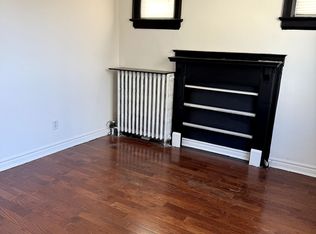 136 Avenue Rd #E, Toronto, ON M5R 2H6