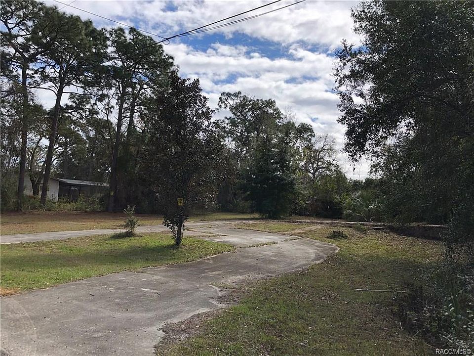 1st image of 5910 W Pine Cir