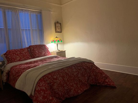 4th image of 229 1st Ave N APT 102