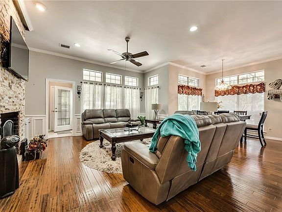 4th image of 1413 Yardley Pl