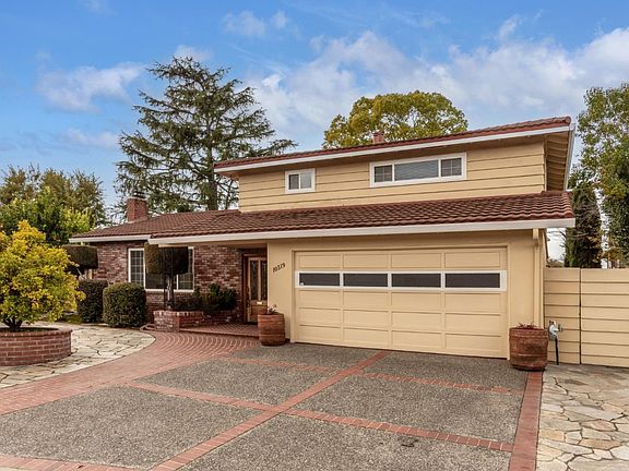 2nd image of 10319 Brittany Ct