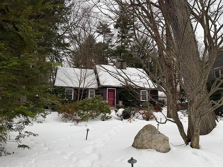 31 Fells Rd — Photo 2