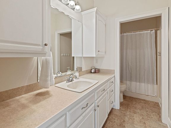 5th image of 2061 Quailridge Dr